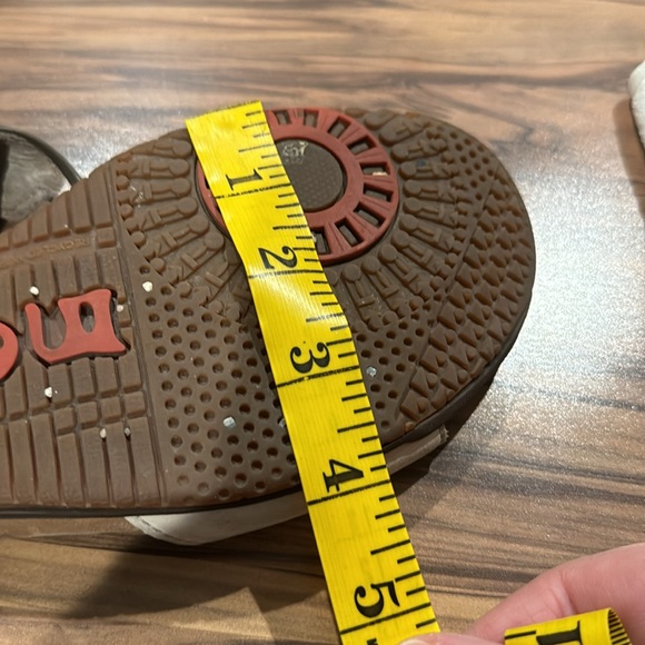 Merrell cream and brown leather sandals with back strap - Picture 12 of 12